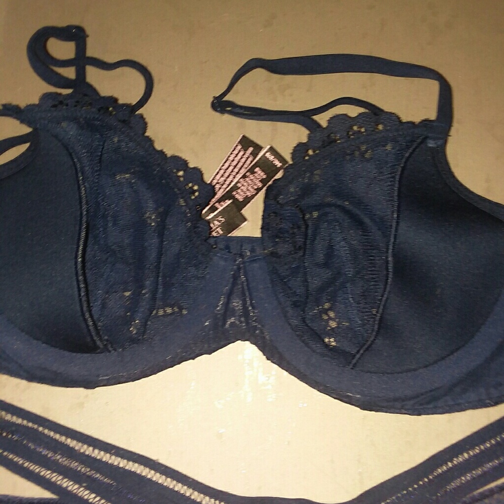 Lingerie set - Picture 2 of 4